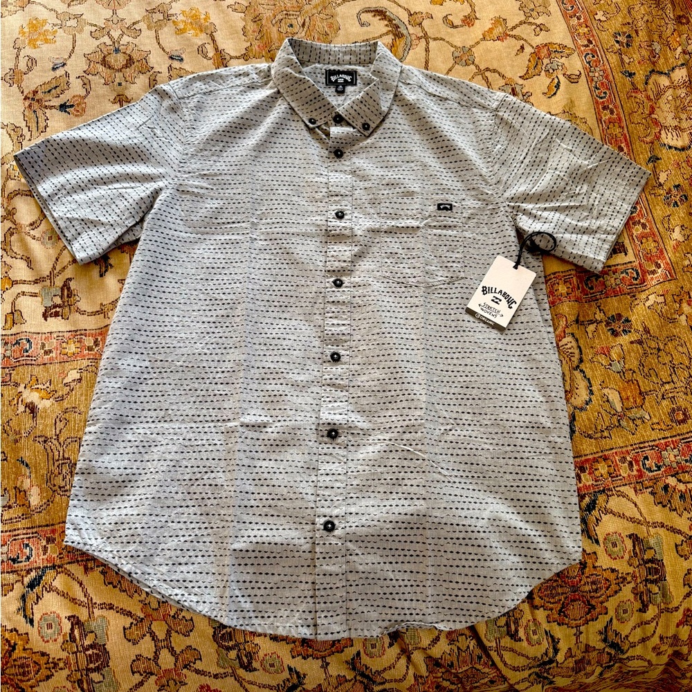 Billabong Men's Black and Gray Patterned Button Down Shirt